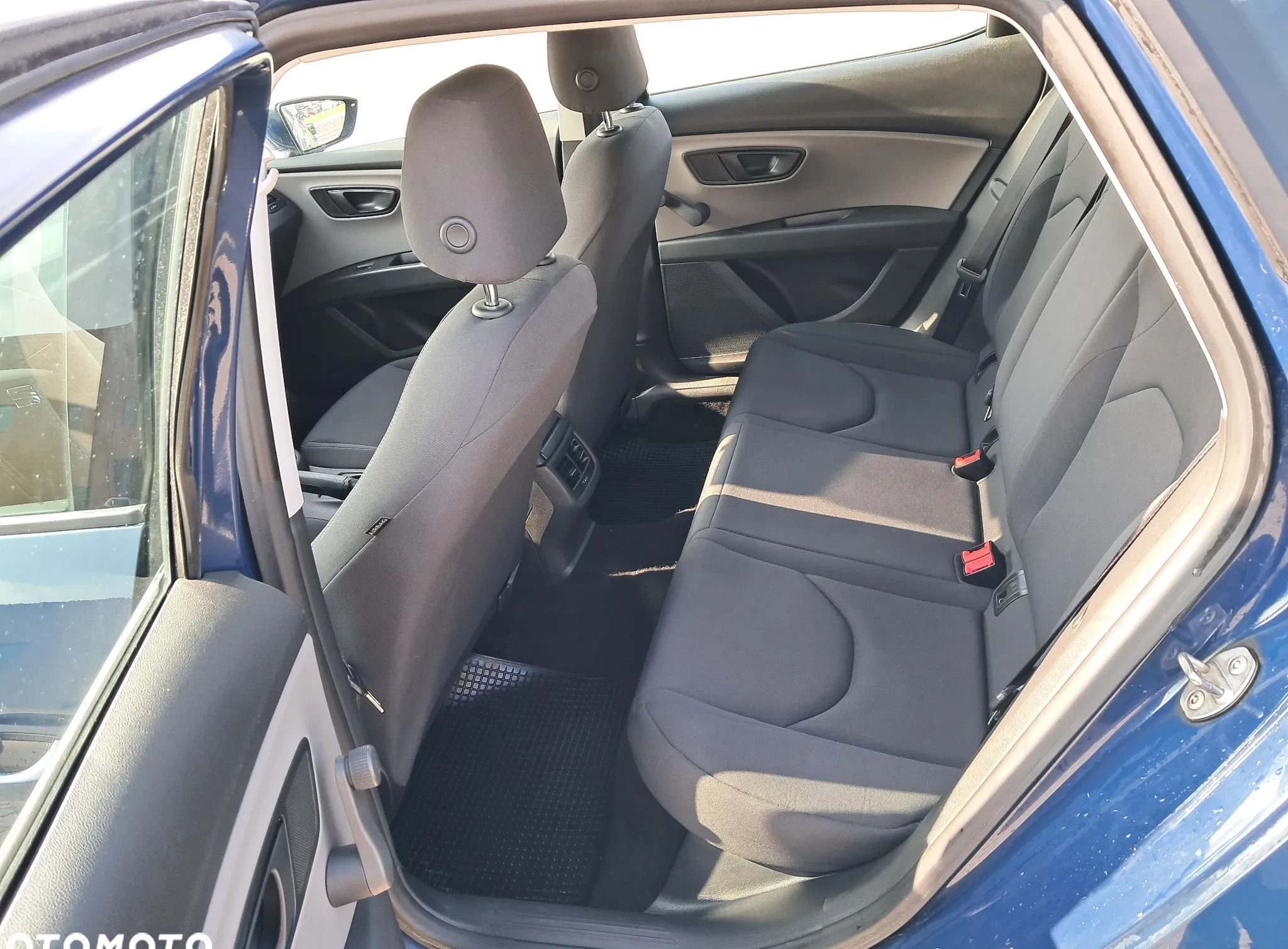 Seat Leon cena 35900 przebieg: 125000, rok produkcji 2018 z Wrocław małe 172